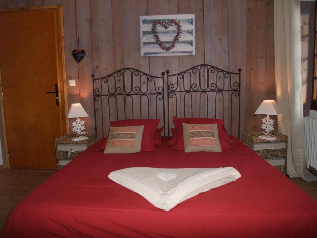Le Domaine Du Grand Cellier Chambres D'Hotes En Savoie Tournon Bilik gambar