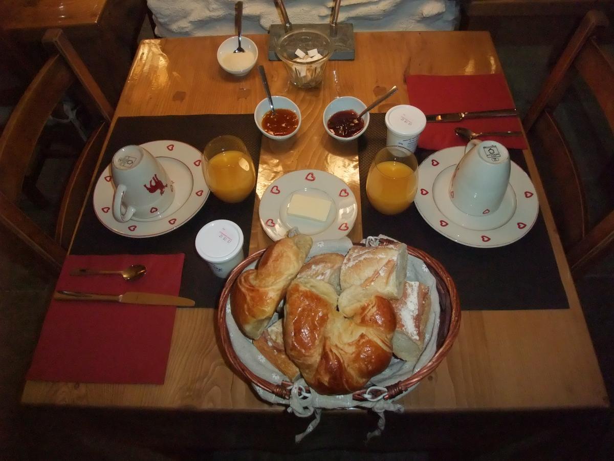 Le Domaine Du Grand Cellier Chambres D'Hotes En Savoie Tournon Luaran gambar