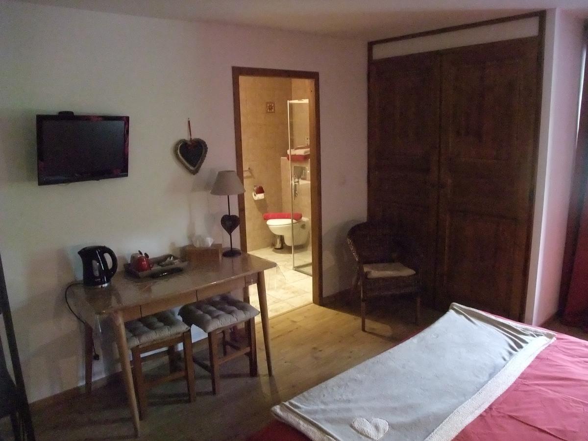 Le Domaine Du Grand Cellier Chambres D'Hotes En Savoie Tournon Luaran gambar
